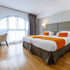 Riviera Hotel