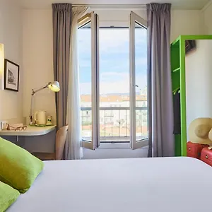 Campanile Centre Acropolis Hotel